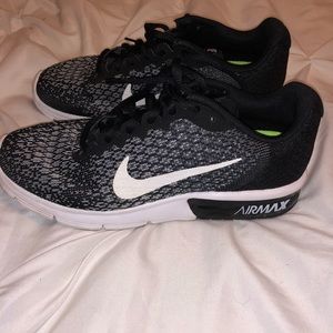 Nike Shoes - Black Nike AIRMAX Nike Shoes - Black Nike AIRMAX